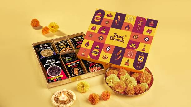 True Elements Festive Celebration Hamper Assorted Nuts