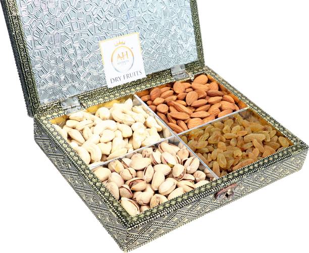 AESTHETIC HUB GIFT BOX ALMONDS,CASHEW,PISTA&RAISINSTRY029 Almonds, Cashews, Pistachios, Raisins