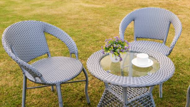 LOCCUS Metal Table & Chair Set