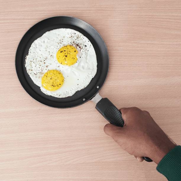 The Indus Valley Pre-Seasoned Light Iron Omlette Pan With Bakelite Handle - 7.5 inch Tawa 19 cm diameter