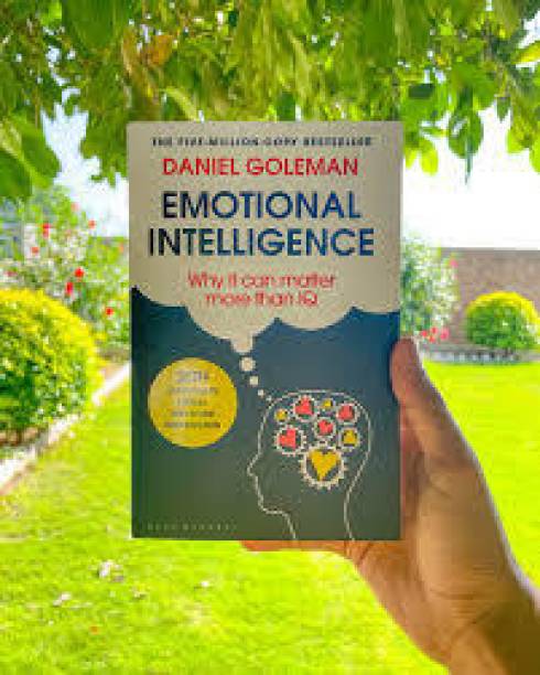 Emotional Intelligence Paperback By Daniel Goleman Latest Edition 2023