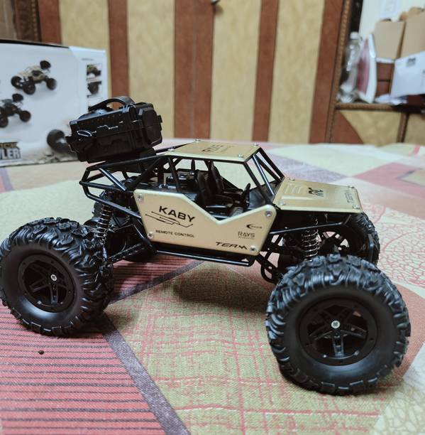 APJ enterprise Remote Control Rock Crawler Car Toy for Kids with Mist Smoke, Best Car for Kids