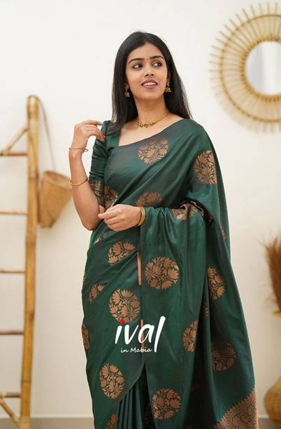 AVANTIKA FASHION Woven Kanjivaram Pure Silk, Art Silk Saree (Green)