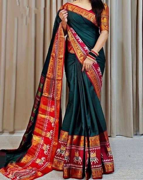 Magneitta Woven Kanjivaram Silk Blend Saree - Image 3