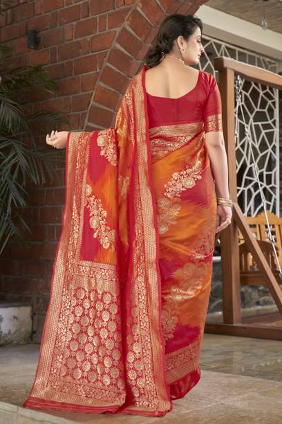 MANOHARI Woven Banarasi Jacquard Saree - Image 4