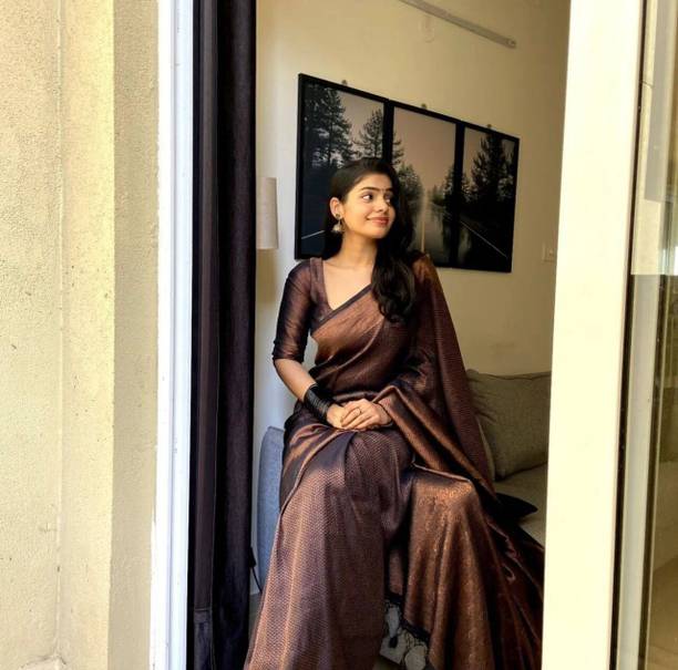 AVANTIKA FASHION Woven Kanjivaram Pure Silk, Art Silk Saree - Image 3