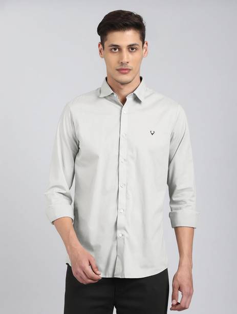 Men Regular Fit Solid Cut Away Collar Casual Shirt