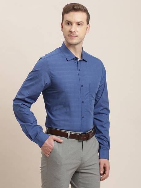 TURTLE Men Regular Fit Checkered Spread Collar Formal Shirt