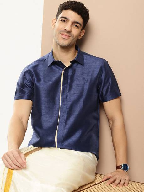 INVICTUS Men Solid Casual Blue Shirt
