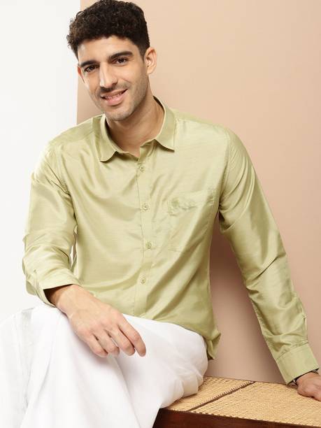 INVICTUS Men Solid Casual Green Shirt