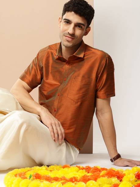 INVICTUS Men Solid Casual Red Shirt
