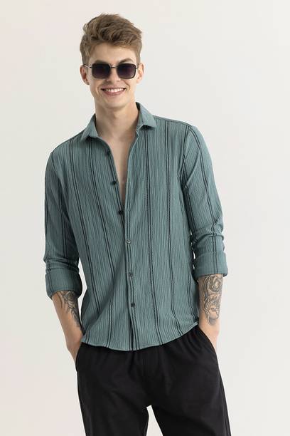 Snitch Men Slim Fit Striped Spread Collar Casual Shirt