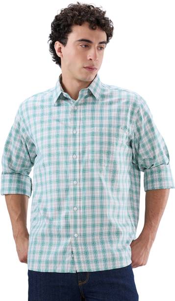 Men Comfort Fit Fit Checkered Spread Collar Casual Shirt