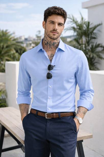 Men's Slim Fit Solid Spread Collar Casual Shirt