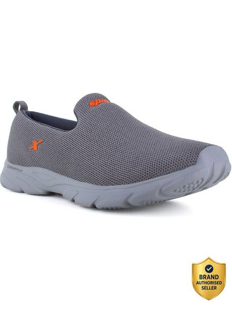 SM 675 Walking Shoes For Men