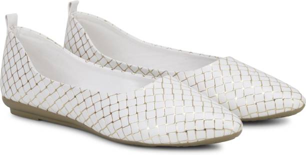 Tryfeet Women Attractive Lavish Alluring Voguish Ethnic Flat Bellies Sandal