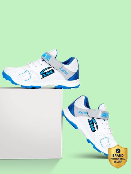 Durable Performance Cricket Shoes with Dual Closure, Laces and Strap Cricket Shoes For Men