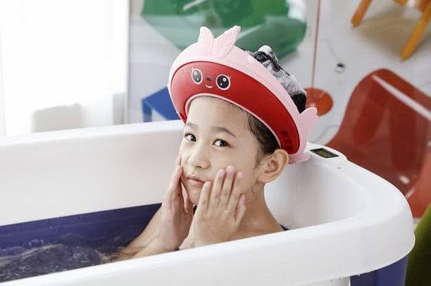 AR Jouiet Mansion Red Baby Crab Shower Cap with Adjustable Silicon Strap for Toddler