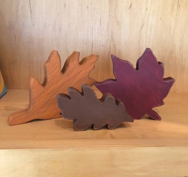 VAS Collection Home leaves 0024 Decorative Showpiece - 15 cm