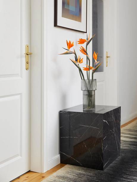 Radha Impex Modern Ebony Elegance Vein Cube Side Table Engineered Wood Side Table