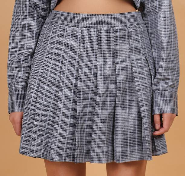 Young Now Checkered Women Pleated Grey Skirt