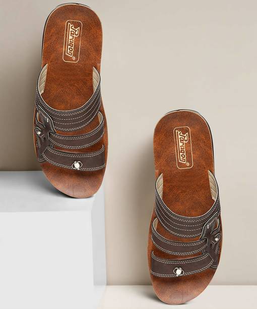 paragon chappal for men