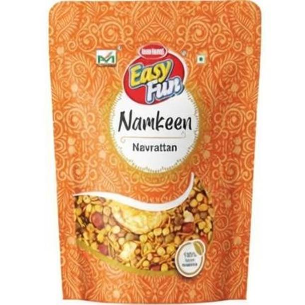 easy fun Tasty Navratan Mixture Namkeen Delicious and Healthy Indian Snacks with Tea1kg Namkeen