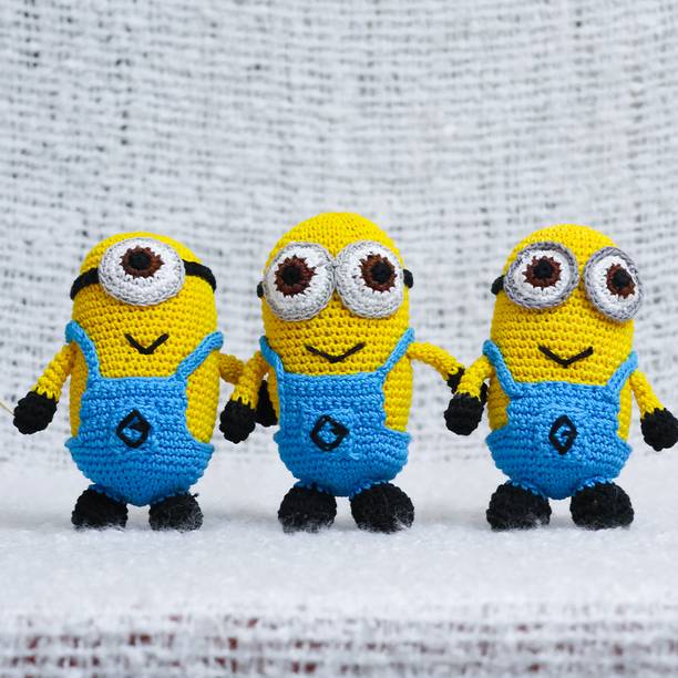 yarnwonders Crochet Minion  - 15 cm