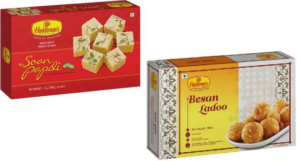 Haldiram's Nagpur Soan Papdi 1kg and Besan Ladoo 250gm (Combo Pack) Box