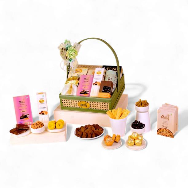 OASIS Premium Baklawa Gift Hamper – Baklava, Cookies, dry fruits & Chocolate Treats Box