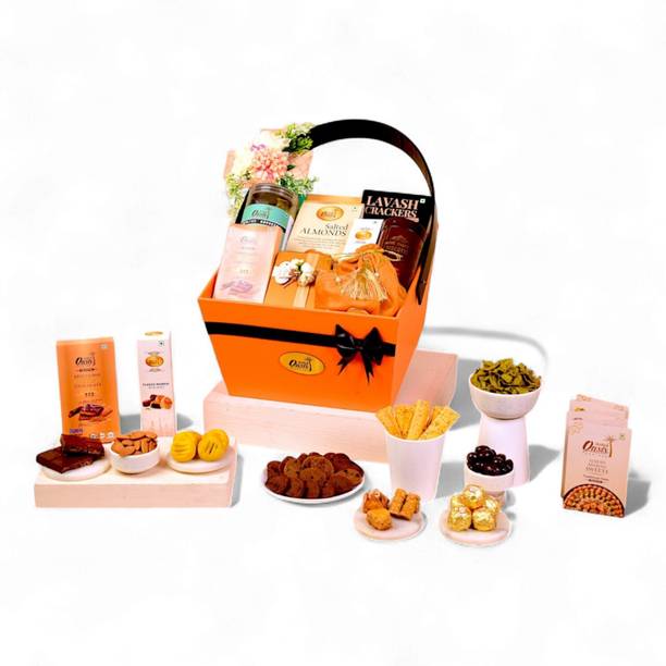 OASIS Valencia Baklawa Gift Hamper – Baklava, Cookies, Namkeen & Chocolate Treat Box