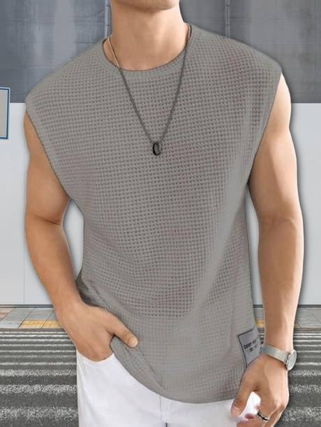 Men Self Design Round Neck Cotton Blend Grey T-Shirt