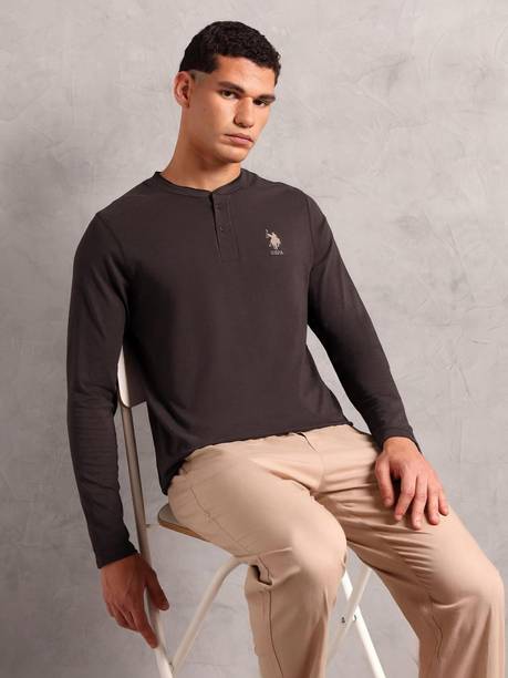 Men Solid Henley Neck Pure Cotton Brown T-Shirt