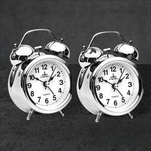 ONEKLIK Analog Silver Clock