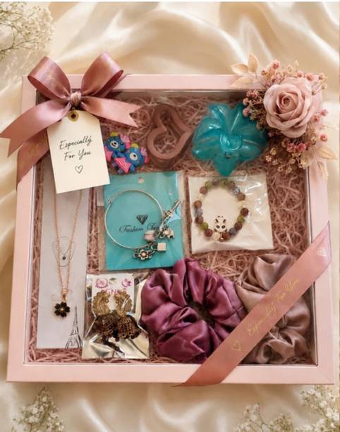 Weddingcharm Greeting Card, Jewellery, Comb, Keychain, Bracelet Gift Set
