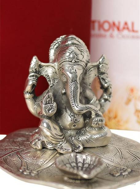 INTERNATIONAL GIFT Showpiece Gift Set