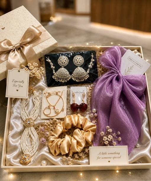 Weddingcharm Jewellery, Comb Gift Set