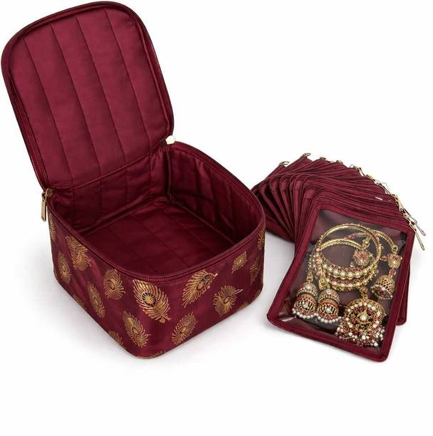 नेमल vanty box maroon ईयररिंग्स, रिंग्स, चेन्स, बैंगल्स एंड एक्सेसरीज़ वैनिटी बॉक्स