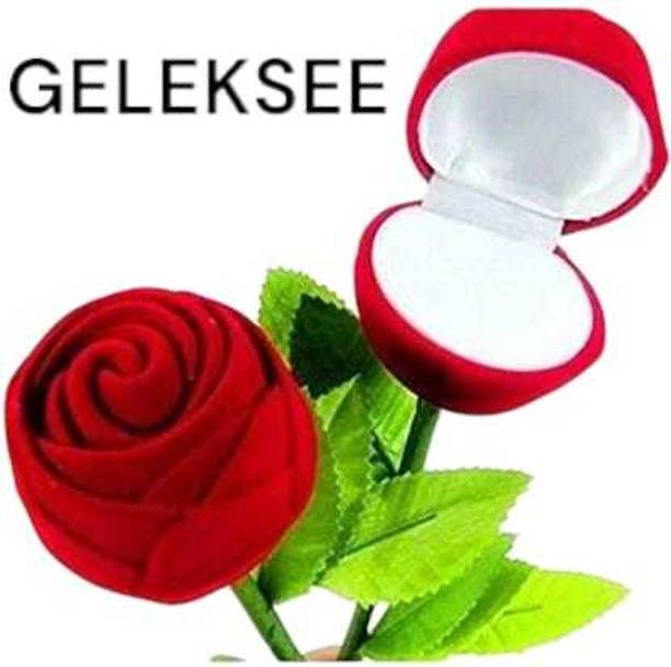 Geleksee Ornament House Rose Design Satin velvet Ring Box Couple Gift, Engagement Ring Jeweler Ring Box, Valentine’s Day, Purpose Day, Wedding Engagement, Valentine’s Day Vanity Box