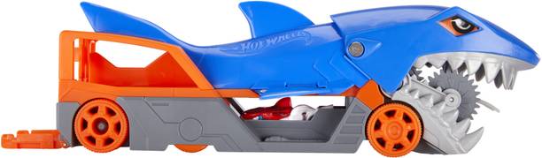 HOT WHEELS Shark Chomp Transporter Playset with One 1:64 Scale Car for Kids 4 to 8 Yrs Old