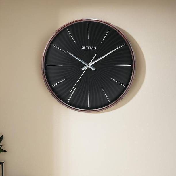 Titan Analog 32.5 cm X 32.5 cm Wall Clock