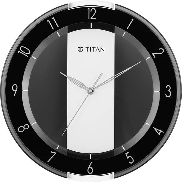 Titan एनालॉग 33.8 cm X 33.8 cm दीवार घड़ी