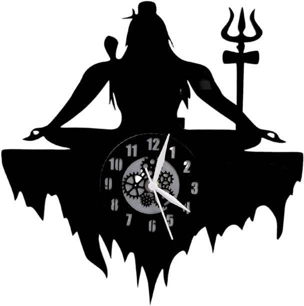 URBAN QRAFT Analog 31 cm X 24 cm Wall Clock