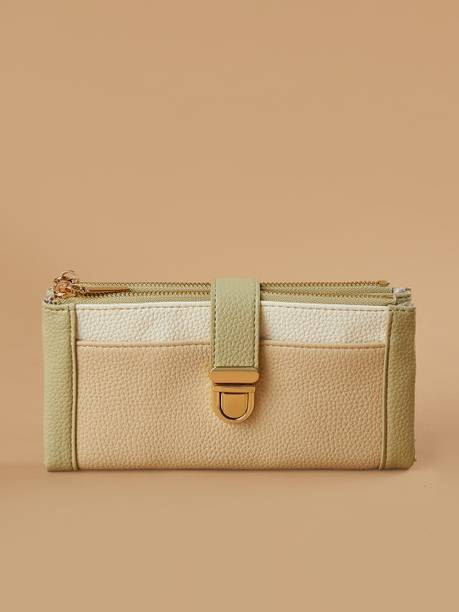 Ginger by Lifestyle Women Casual Green Genuine Leather Wallet