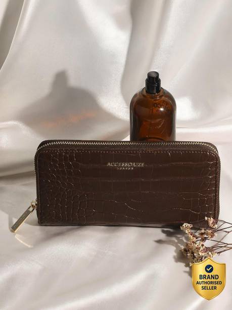 Women Casual Brown Plastic Wallet