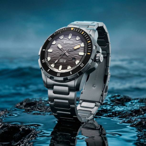 Titan Zero Hour Diver's 100m Black Dial Silver Stainless Steel Strap Analog Watch - For Men 10067KM01