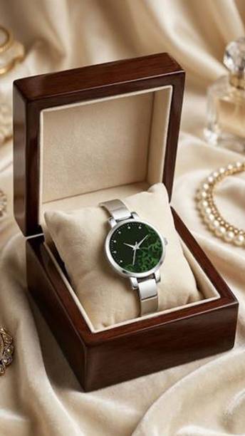 Classic Quartz Analogue Golden Round Dial Girls Branded Watch Analog Watch  - For Women Premium Silver Plated Water Resistant And Scratch Resistant Women Watch