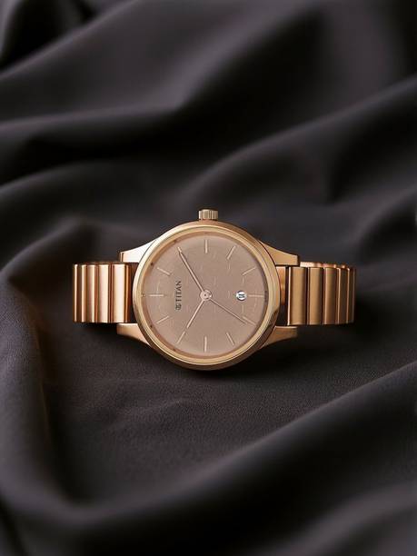 Titan Karishma With Date Beige Dial Rose Gold MetalStrap Analog Watch - For Women NT2679WM01,NU2679WM01