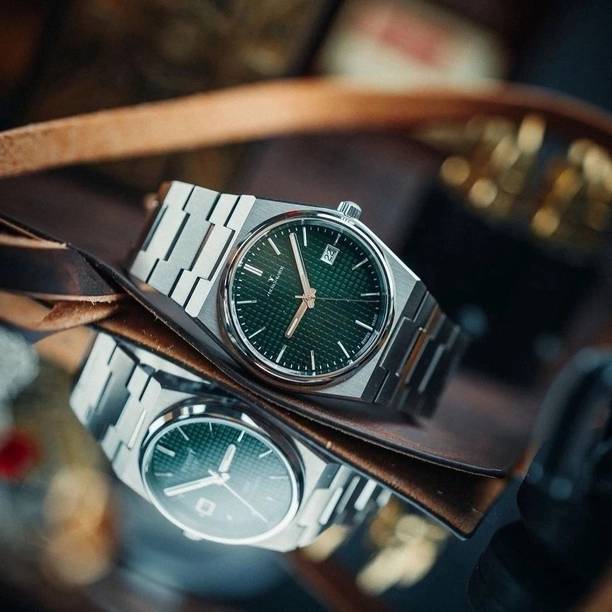 D R W DRMPE0011 Adjustable Free Size Lock Date Function Working Smooth Quality Analog Watch  - For Men