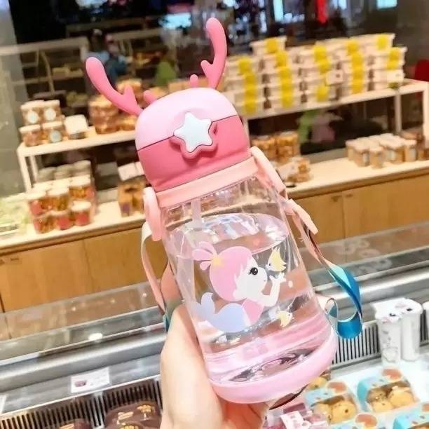 MHAX Sipper for Kids Cute Cartoon Teddy Bear Bottle with Lock _Strap & Silicone Straw 600 ml Water Bottle